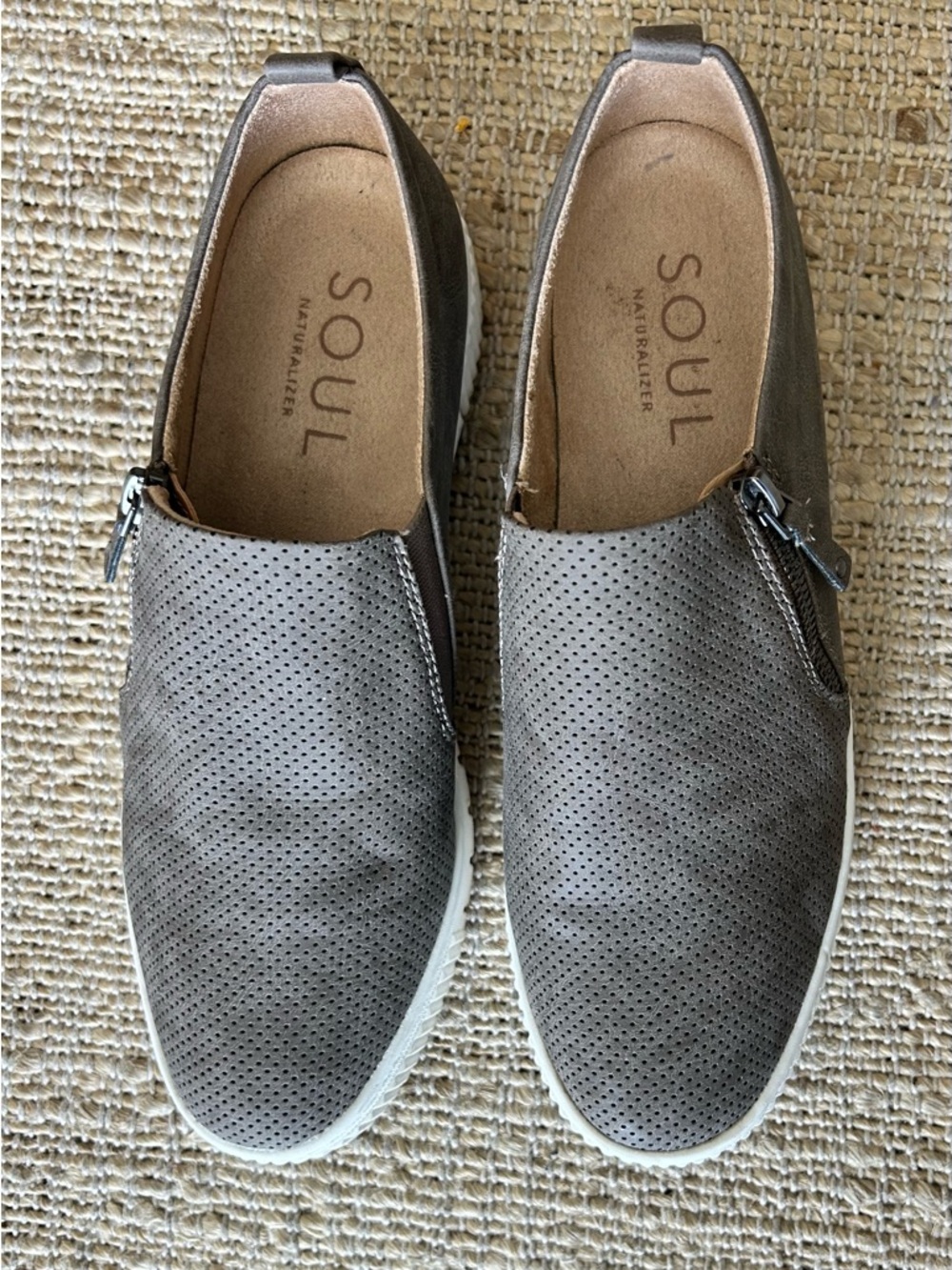 Naturalizer Soul Turner Taupe Slip On Shoe Size 10 - Picture 3 of 7